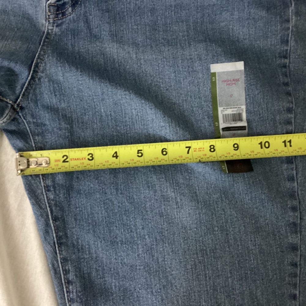 No Boundries‎ High Rise Mom Jeans - Picture 7 of 8